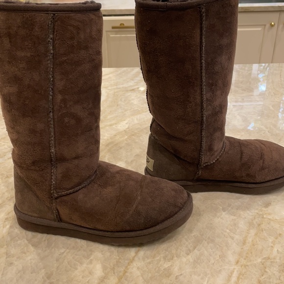 Ugg Women’s Classic Tall Boots - Picture 2 of 4
